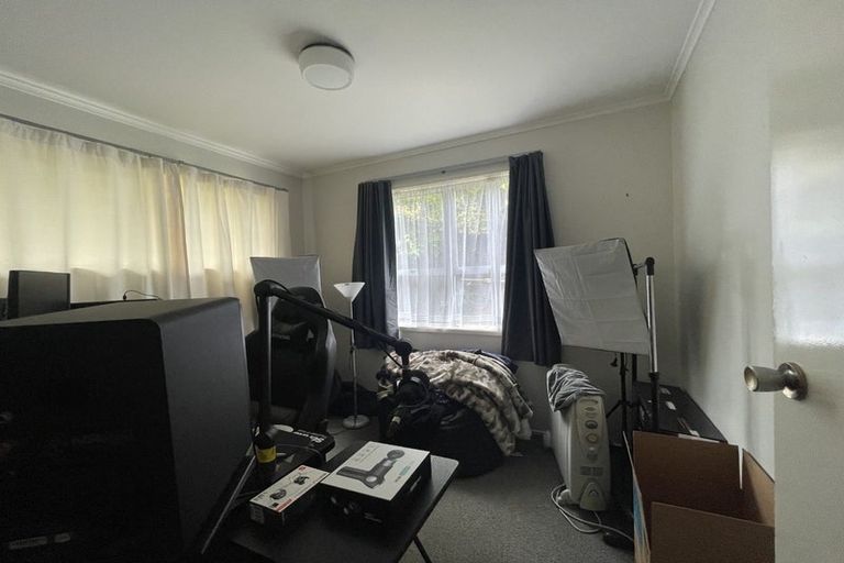 Photo of property in 26 Totaravale Drive, Totara Vale, Auckland, 0629
