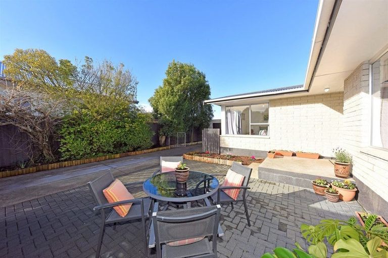 Photo of property in 32 Charnwood Crescent, Bishopdale, Christchurch, 8051