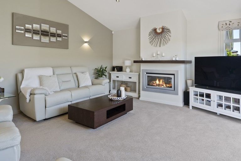 Photo of property in 8 John Sutton Place, Richmond, 7020