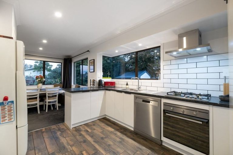 Photo of property in 4a Kimber Grove, Papamoa Beach, Papamoa, 3118