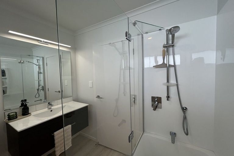 Photo of property in 20 Oakum Road, Whitby, Porirua, 5024