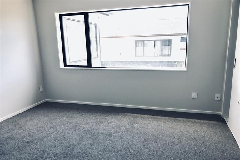 Photo of property in 750a East Coast Road, Pinehill, Auckland, 0630