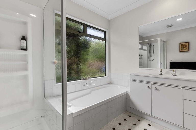 Photo of property in 1 Glenrowan Rise, Bethlehem, Tauranga, 3110