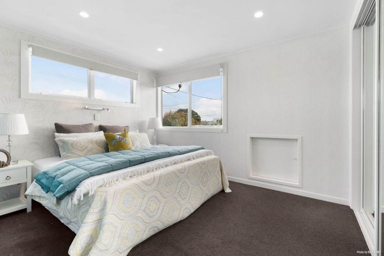 Photo of property in 1003 Whangaparaoa Road, Tindalls Beach, Whangaparaoa, 0930