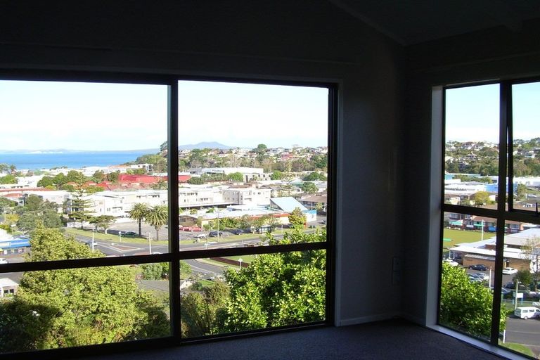 Photo of property in 55 Woodlands Crescent, Browns Bay, Auckland, 0630