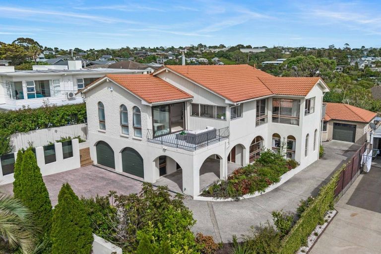 Photo of property in 18 Folkestone Street, Murrays Bay, Auckland, 0630