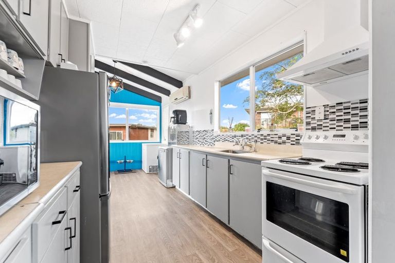 Photo of property in 44 Amorino Drive, Red Beach, 0932