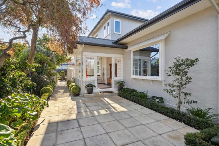 Photo of property in 19 Weston Road, St Albans, Christchurch, 8052