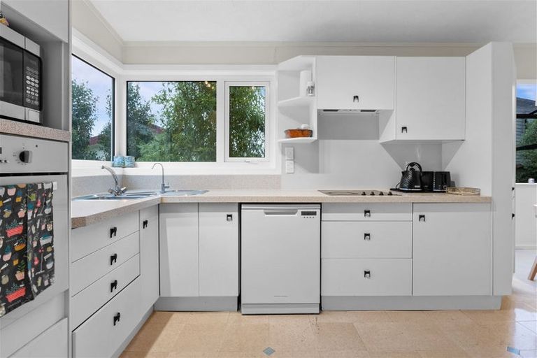 Photo of property in 38 Eugenia Rise, Totara Heights, Auckland, 2105