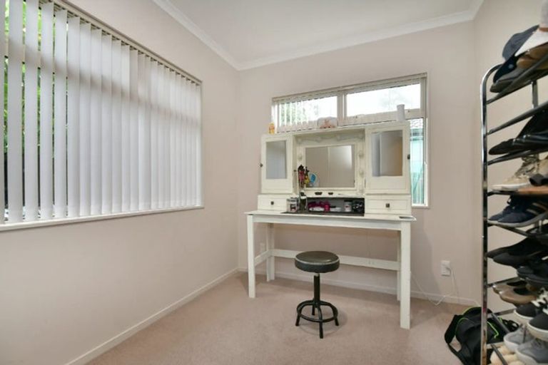 Photo of property in 10 Centreway Road, Orewa, 0931