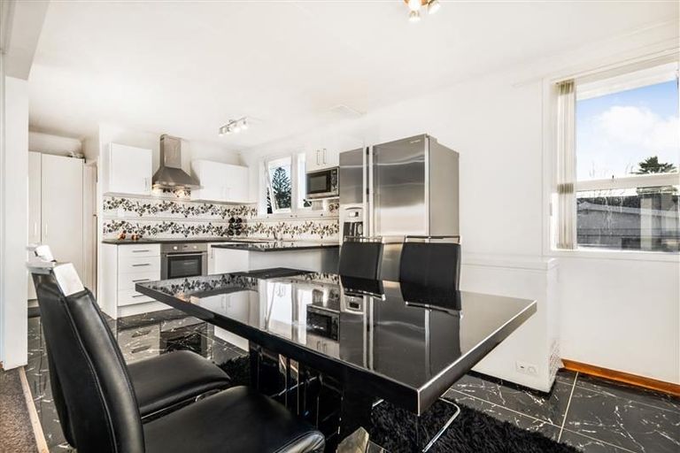 Photo of property in 525 Massey Road, Mangere, Auckland, 2022