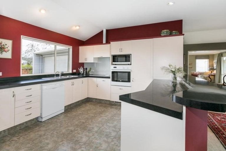 Photo of property in 22 Kensington Drive, Taradale, Napier, 4112