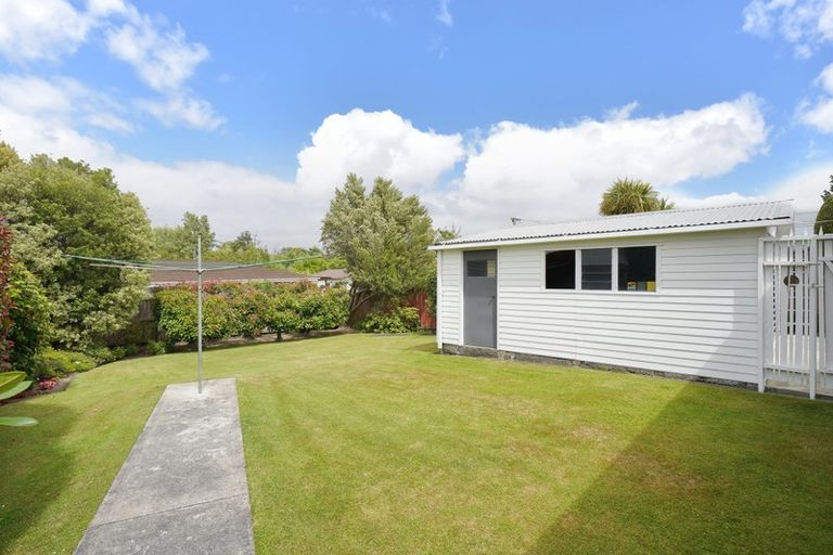 Photo of property in 39 Lake Terrace Road, Burwood, Christchurch, 8061