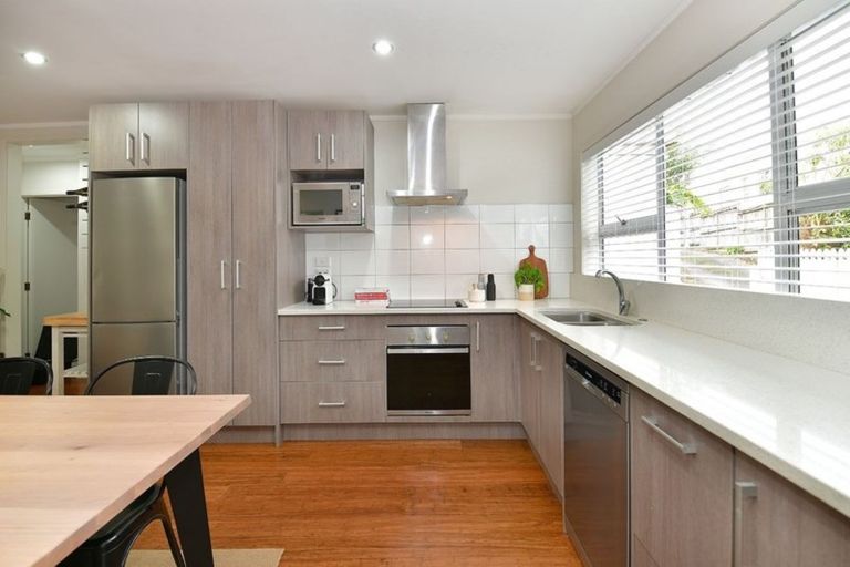 Photo of property in 3b Balmain Road, Birkenhead, Auckland, 0626