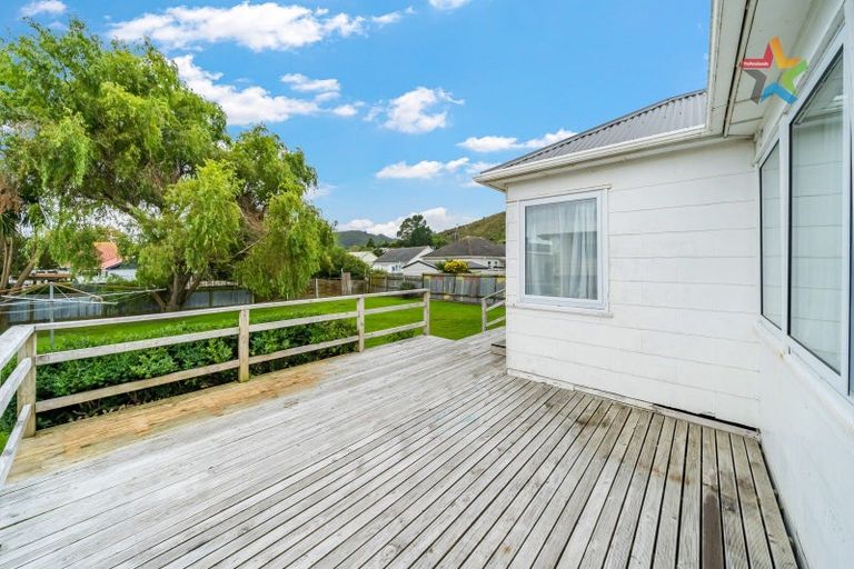 Photo of property in 4 Collett Street, Naenae, Lower Hutt, 5011