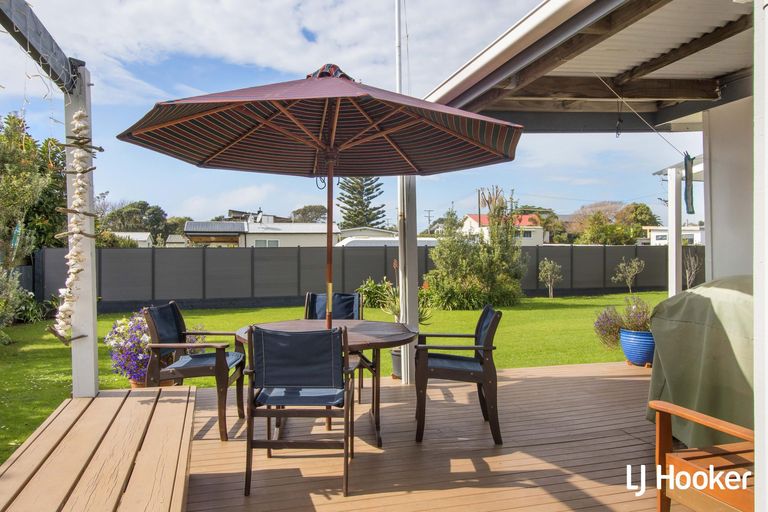 Photo of property in 10 Leo Street, Waihi Beach, 3611