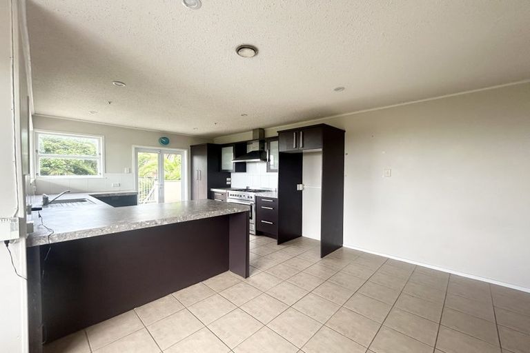 Photo of property in 1/48 Hogans Road, Glenfield, Auckland, 0629