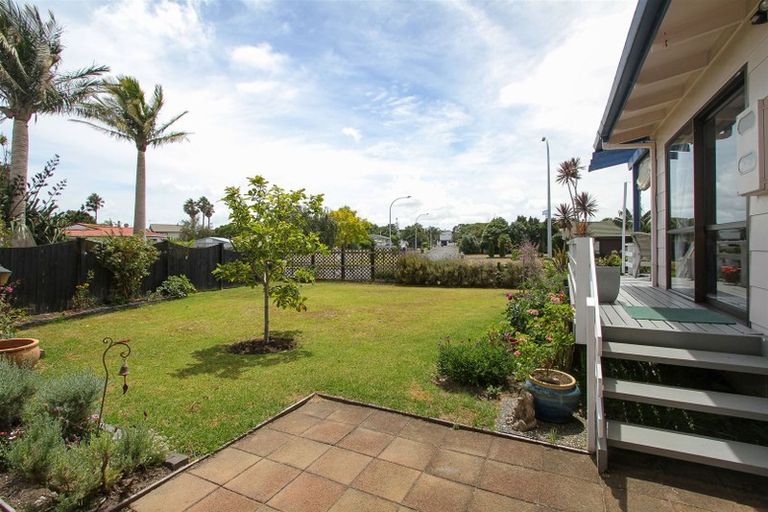 Photo of property in 46 Taihiki Road, Clarks Beach, 2122