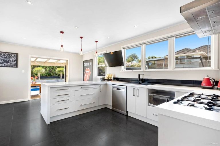 Photo of property in 47 Park Road, Glenfield, Auckland, 0629