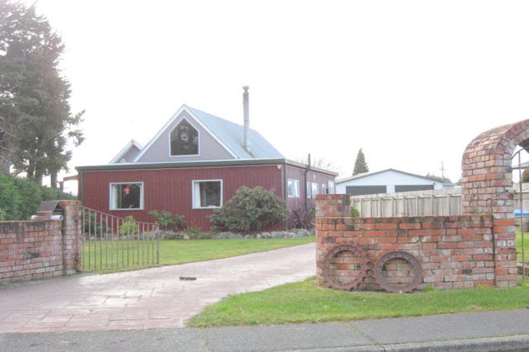 Photo of property in 30 Gunn Street, Te Anau, 9600
