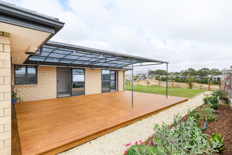 Photo of property in 55 Vaucluse Heights, Fitzherbert, Palmerston North, 4410