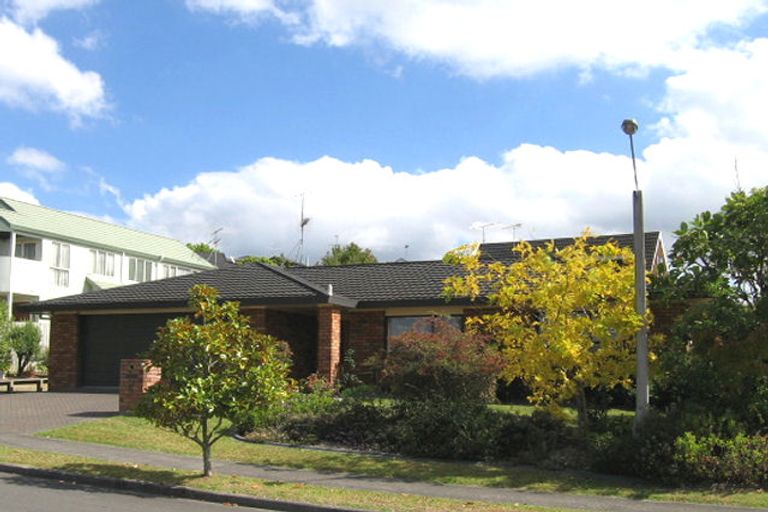 Photo of property in 3 Ballini Rise, West Harbour, Auckland, 0618