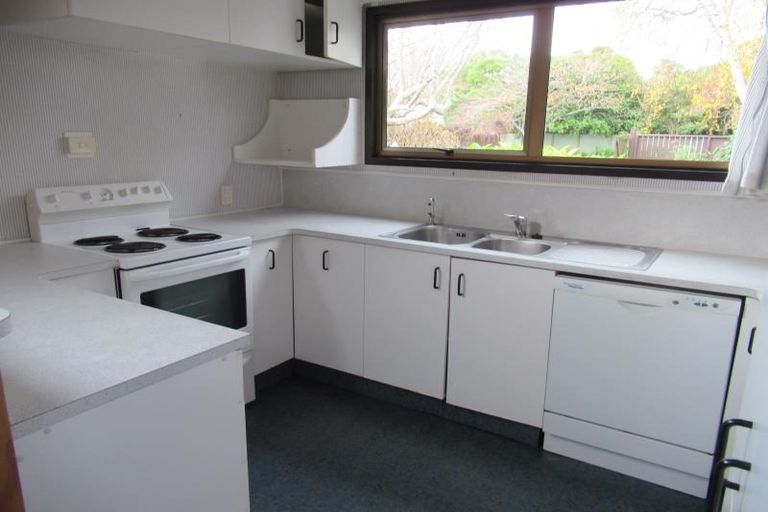 Photo of property in 345 Te Moana Road, Waikanae, 5036