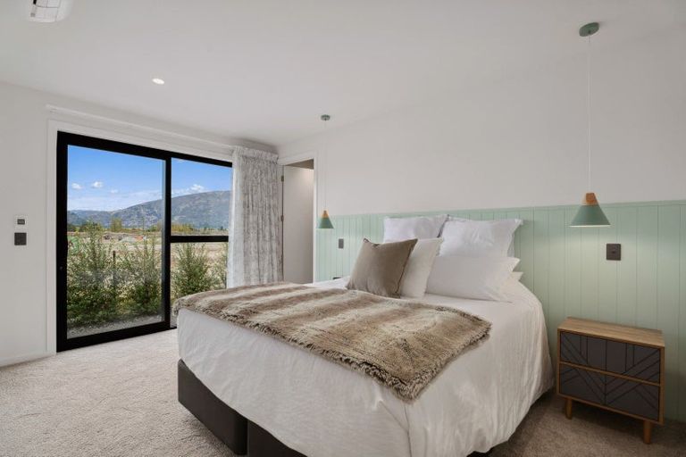 Photo of property in 3b Wallace Place, Westown, New Plymouth, 4310