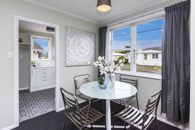 Photo of property in 1/18 Benge Crescent, Clouston Park, Upper Hutt, 5018