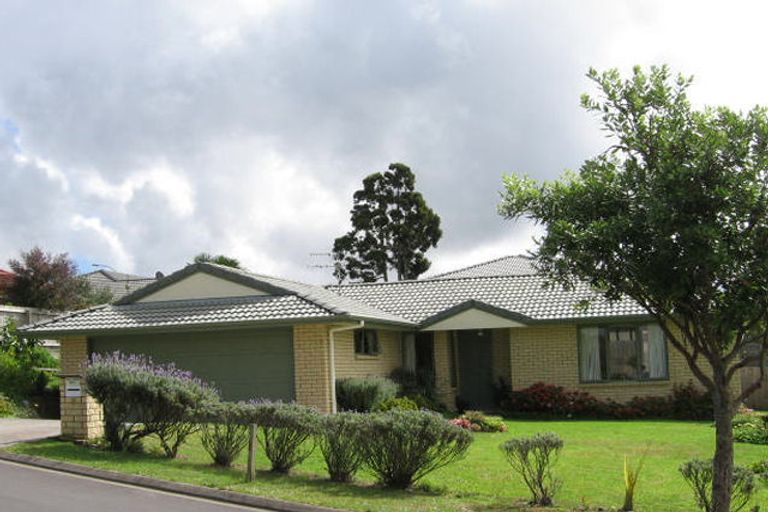 Photo of property in 4 Midhurst Avenue, Henderson, Auckland, 0612