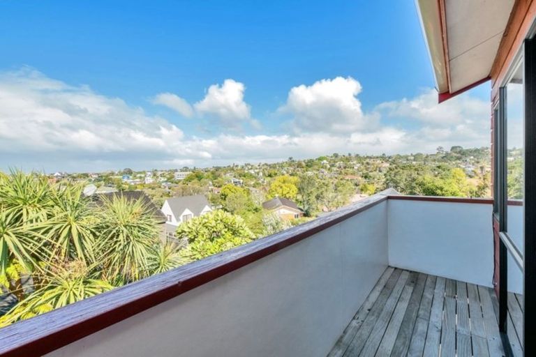 Photo of property in 1/65 Nigel Road, Browns Bay, Auckland, 0630