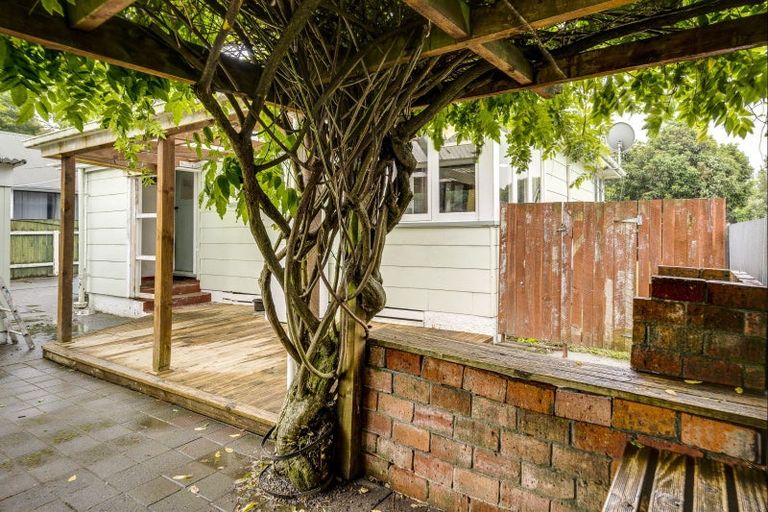 Photo of property in 1103 Jellicoe Street, Mayfair, Hastings, 4122