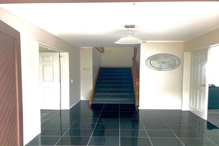 Photo of property in 42 Gurkha Crescent, Khandallah, Wellington, 6035