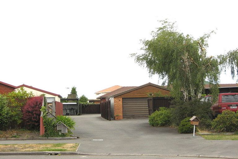 Photo of property in 15 Ludlow Place, Parklands, Christchurch, 8083