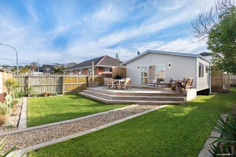 Photo of property in 1/63 Stanley Avenue, Milford, Auckland, 0620