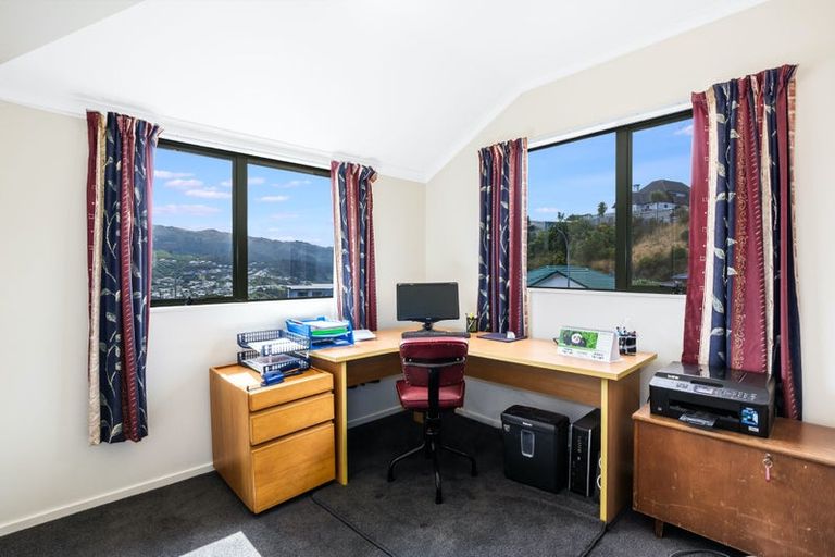 Photo of property in 138 Woodman Drive, Tawa, Wellington, 5028