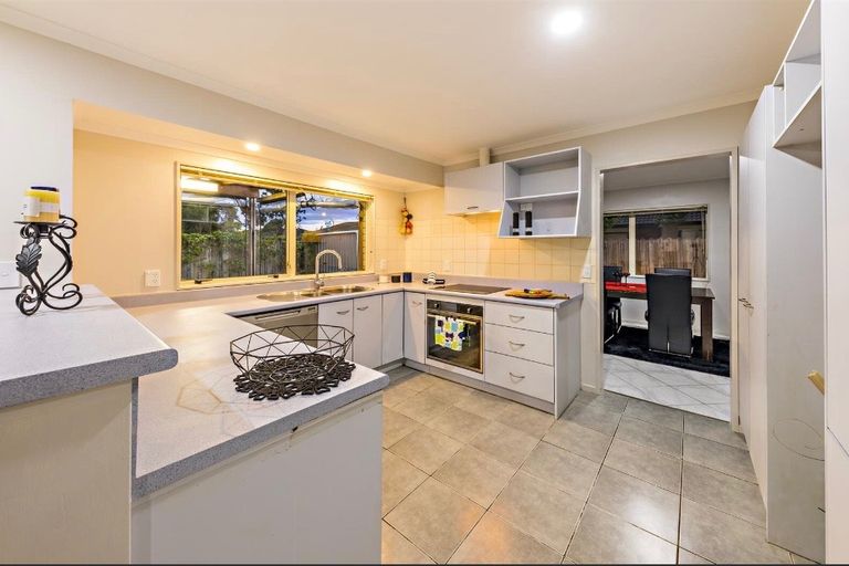 Photo of property in 31 Muirfield Street, Wattle Downs, Auckland, 2103