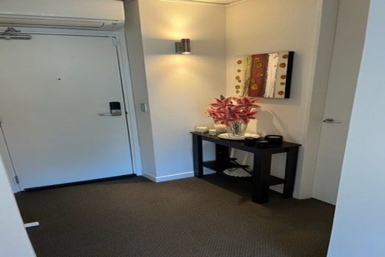 Photo of property in Montreaux, 164 The Terrace, Wellington Central, Wellington, 6011