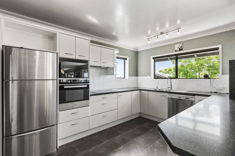 Photo of property in 10 Bungalore Place, Half Moon Bay, Auckland, 2012