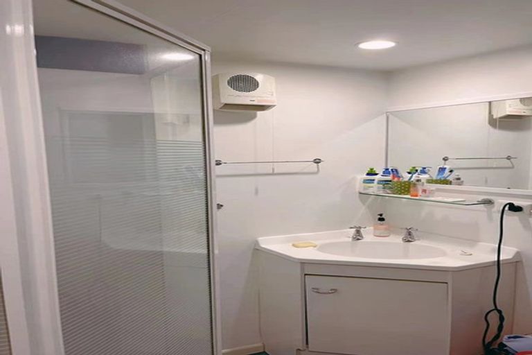 Photo of property in 5 Currey Crescent, Milford, Auckland, 0620