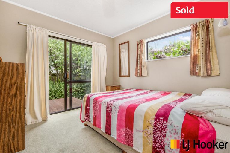 Photo of property in 128 Carnoustie Drive, Wattle Downs, Auckland, 2103