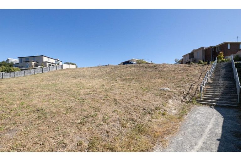 Photo of property in 7 Sasaram Lane, Cashmere, Christchurch, 8022