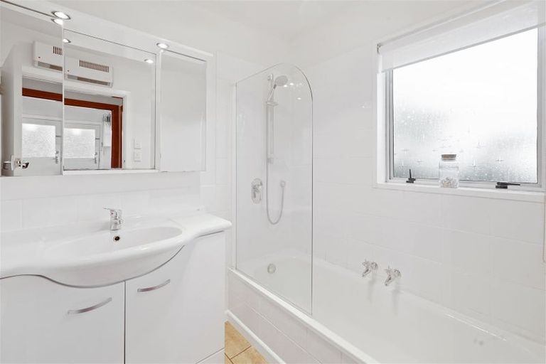 Photo of property in 10b Karlaw Place, Parklands, Christchurch, 8083