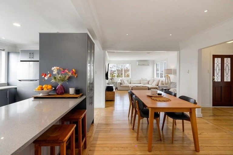 Photo of property in 16 Robinson Street, Cambridge, 3434