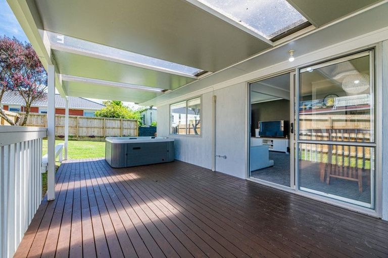 Photo of property in 2/59 Archibald Road, Kelston, Auckland, 0602