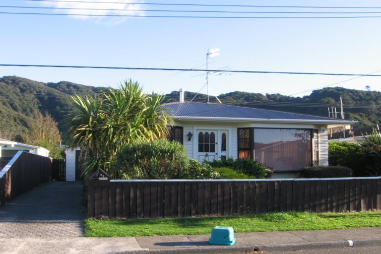 Photo of property in 43 Karamu Crescent, Wainuiomata, Lower Hutt, 5014