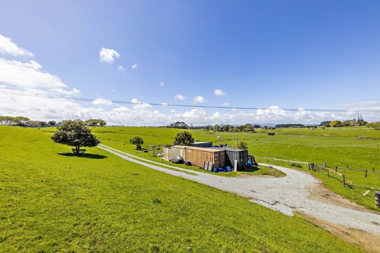 Photo of property in 141 Karioitahi Road, Waiuku, 2683