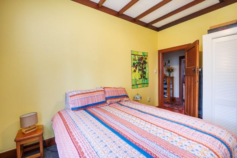 Photo of property in 8 Burns Avenue, Takaro, Palmerston North, 4412