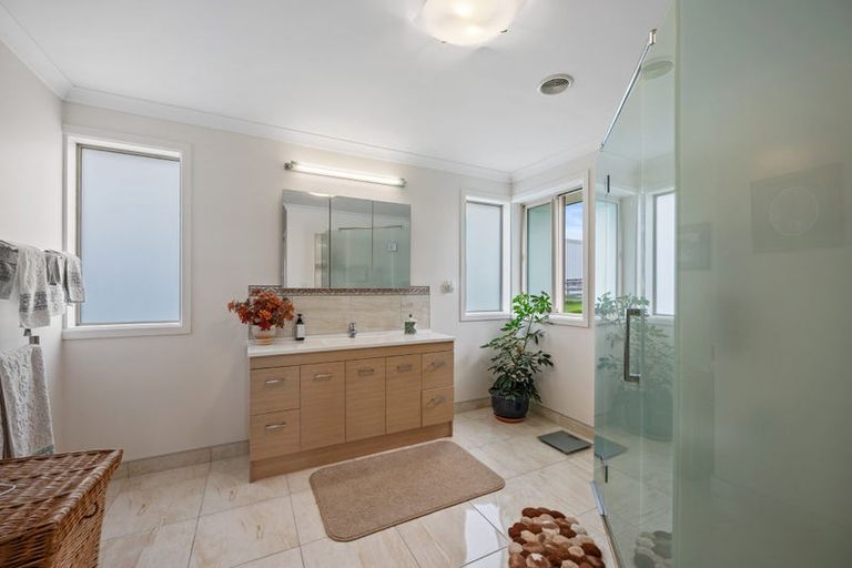 Photo of property in 68d Tuparekura Road, South Head, Helensville, 0874