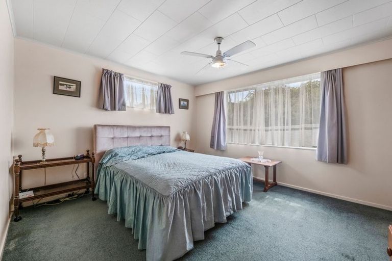 Photo of property in 28 Brightwater Crescent, Totara Park, Upper Hutt, 5018